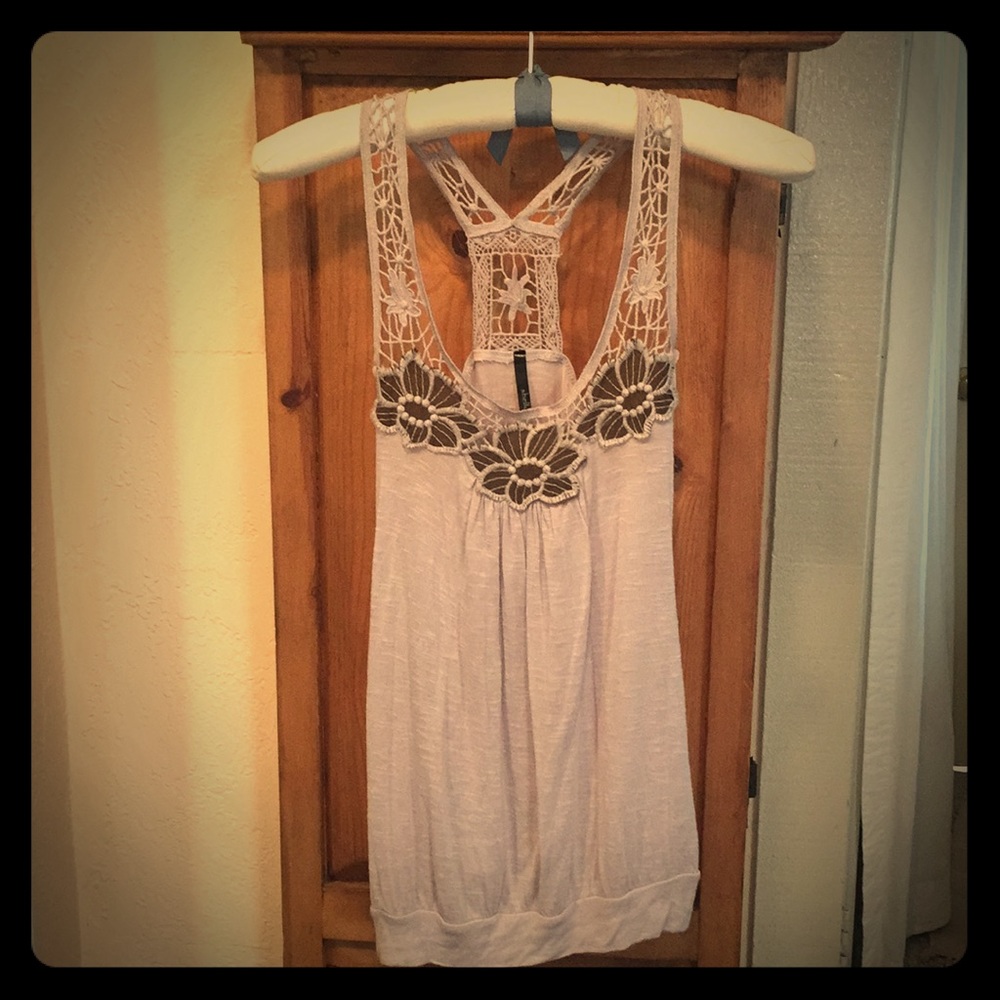 T-back tank top with floral accents